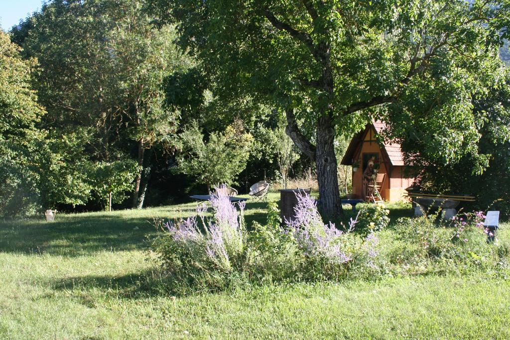 Chambre D'Hotes La Romarine Barnave Exteriér fotografie