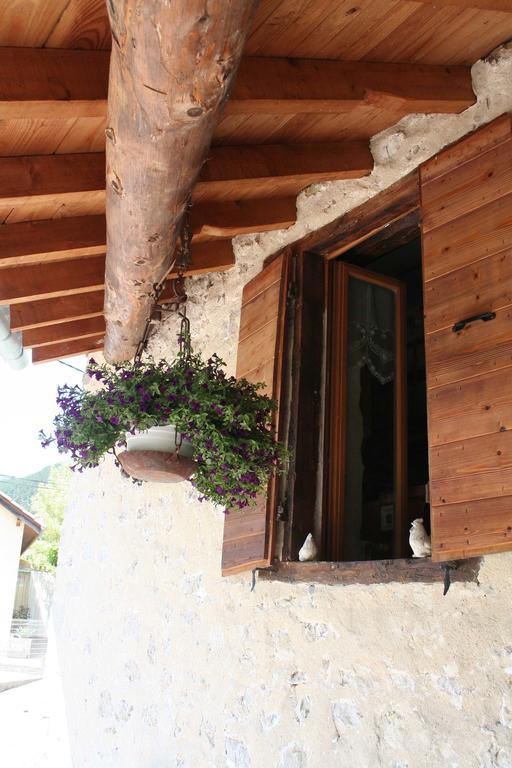 Chambre D'Hotes La Romarine Barnave Exteriér fotografie