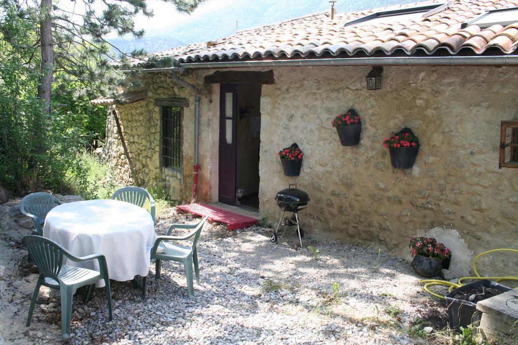 Chambre D'Hotes La Romarine Barnave Exteriér fotografie